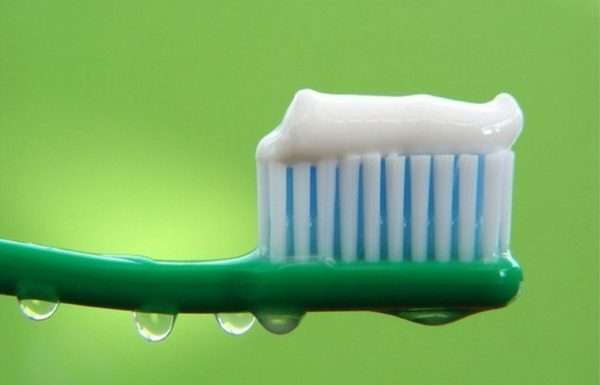 зубная паста для чистки кроссовок.jpg