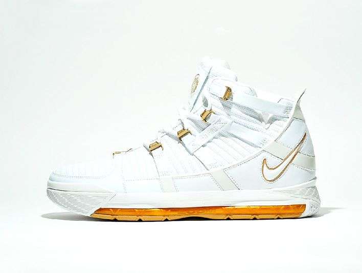 06-lebron-sneakers-03.jpg