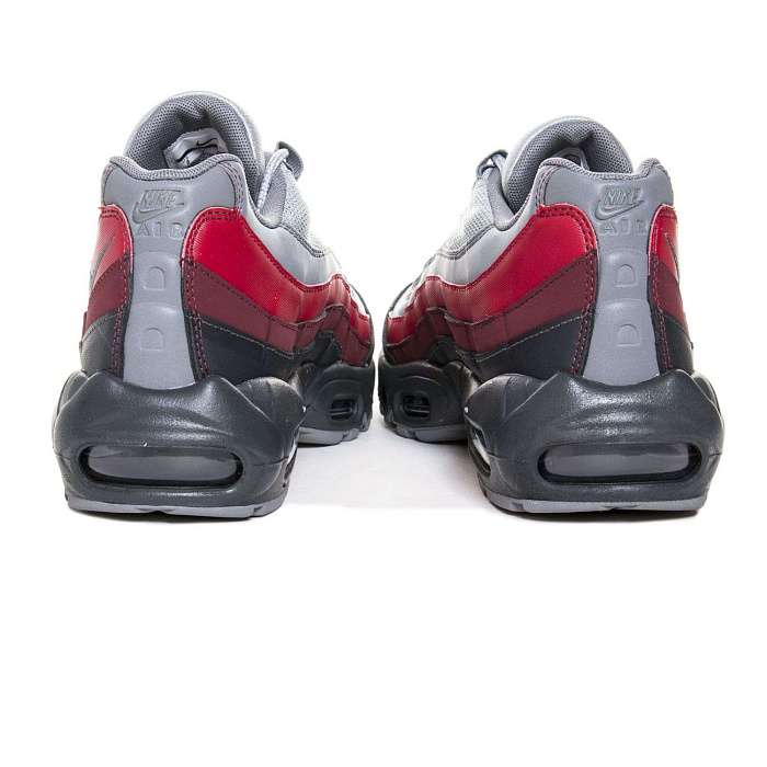 Кроссовки Nike Air Max 95 Essential потертости на баллонах 749766-025