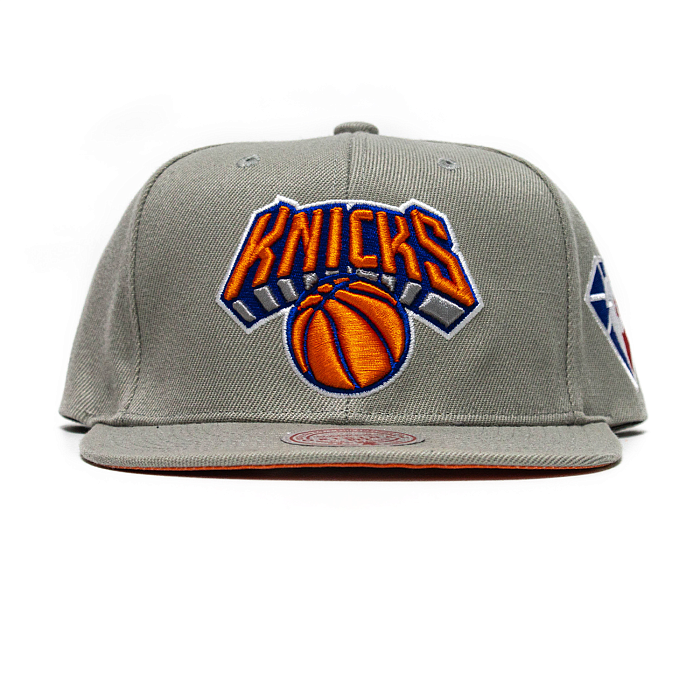 Бейсболка Mitchell&Ness New York Knicks Silver 6HSSMM21064-NYKSILV